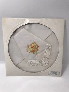 2 UNUSED Vintage Ladies Handkerchief Hankies Lace Trim Embroidered Flowers - Picture 1 of 5