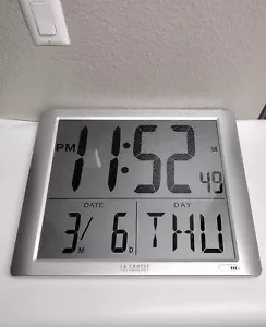 La Crosse Jumbo Digit Atomic Wall Clock 515-1316 - Rare, Retired, 19.5" x 15.5" - Picture 1 of 6