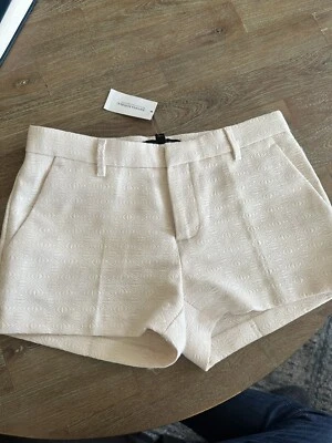 Pantalones cortos Banana Republic para mujer talla 2 marfil. Entrepierna de 3 pulgadas Foto 1 de 4