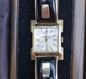 Orologio Vintage JULES JURGENSEN Art Deco Oro Giallo Massiccio 14k Cassa Fantasia con Scatola - Foto 1 di 10