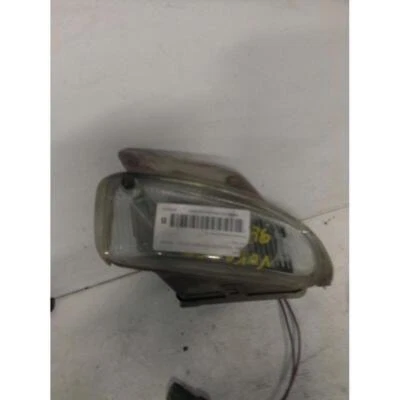 LÁMPARA ANTINIEBLA LH PARA CHRYSLER VOYAGER/G. VOYAGER (96-01) 2.0 16V MNV 1996 Foto 1 de 4