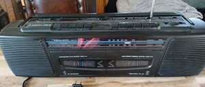 VTG Realistic SCR-24 Radio Cassette AM/FM Radio Boombox Ghetto Blaster Antenna