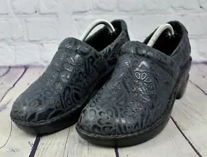 B.O.C BORN Peggy Blue Embossed Leather Women Clogs Nurses Size 7.5 - Picture 1 of 8
