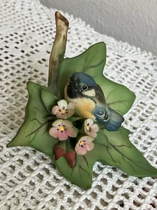Figura De Colección Capodimonte Pájaro Azul Encaramado en Hoja Verde Flores Rosas Italia 4.5" - Imagen 1 de 24