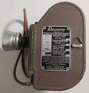 1940s Vintage The Revere Model 8 Regular 8mm Movie Camera Winds Up And Runs - Picture 1 of 12