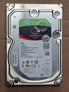 Seagate ST8000VN0022 IronWolf 8TB 6G 7.2K SATA LFF 3.5" Hard Drive inc VAT - Afbeelding 1 van 4