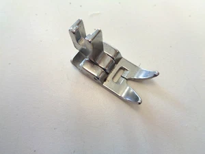 Sears Kenmore 148.12400 LOW BAR Shank Screw-On SATIN STITCH Presser Foot - Picture 1 of 2