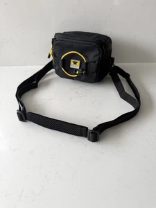 Bolso para cámara Mountainsmith Zoom S paquete de hombro de cadera - 4016 - negro/amarillo - Imagen 1 de 16
