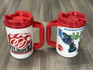 ¡Lote de 2! Taza de recarga Silver Dollar City World Fest Grandfathered años 90 - Imagen 1 de 7