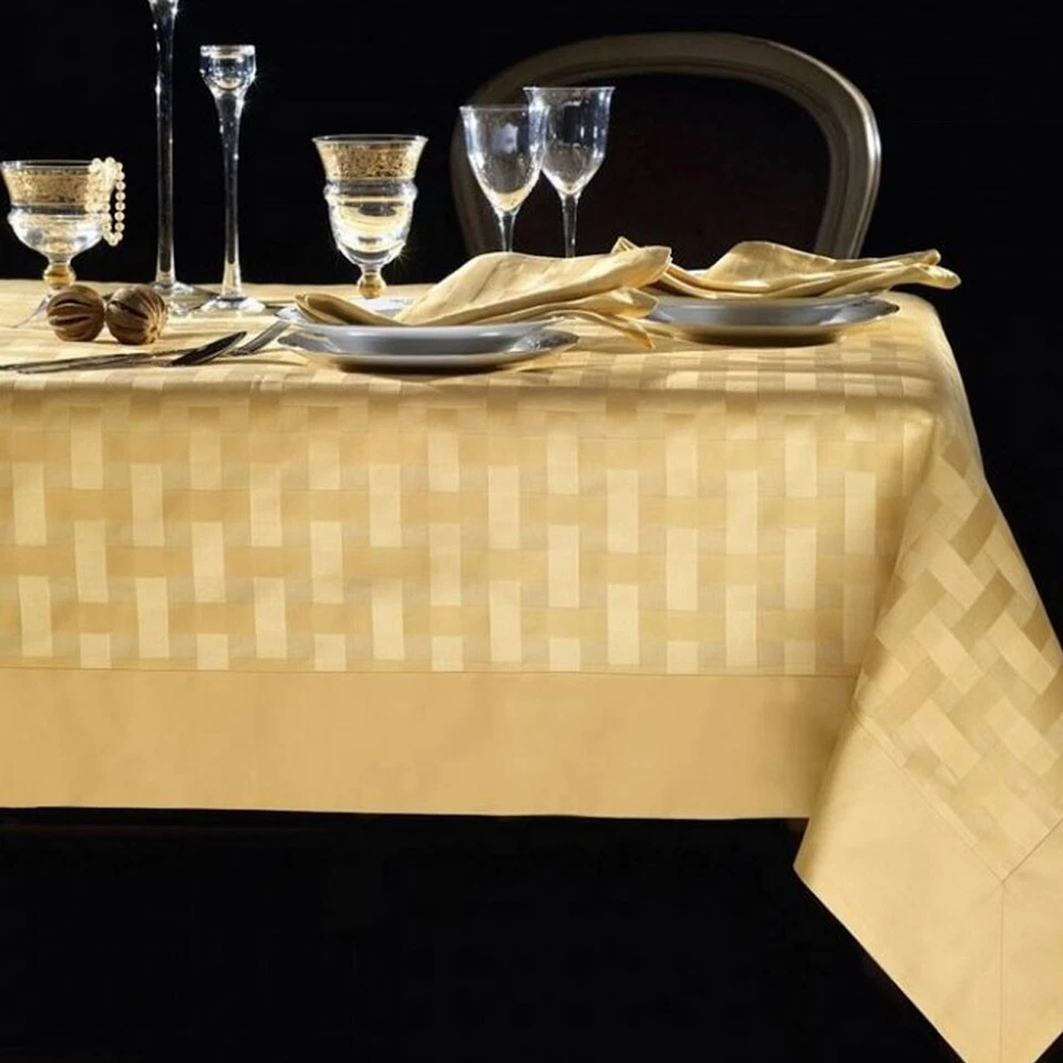 Tovaglia PIAZZA PITTI 150x180 cm in fiandra con 6 tovaglioli oro Intreccio - Immagine 1 di 1
