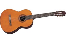 Yamaha C40 Classical Acoustic Guitar (Natural Finish). New