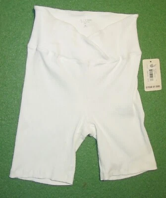 Pantalones Cortos de Motociclista Año Nuestro para Mujer, Blanco, Nylon Spandex, Talla M, NUEVOS, Reg $77 Foto 1 de 4