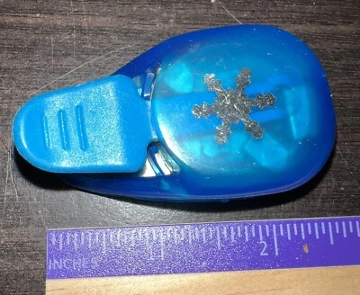 EK Success Small Punch Snowflake Used Excellent Condition 1/2" Tall  - Image 1 of 4