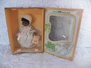 Tiny Tears Afroamerikanische Puppe und Taufoutfit Originalverpackt - Bild 1 von 4