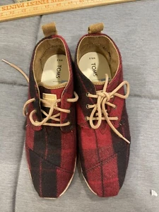Toms Botas Red Plaid Wool Blend Lace Up Shoes 10012630 Womens size 8.5 - Picture 1 of 8