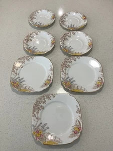 BELL HAND PAINTED DECORATIVE MEMORIES FINE BONE CHINA PLATES - Foto 1 di 8