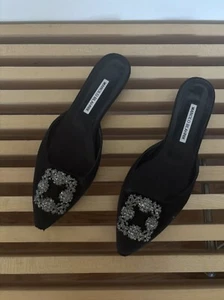 Manolo Blahnik Hangisi Black Flat Slip On Mules 39.5 - Picture 1 of 14