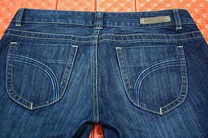 DKNY Time Square Womens Boot Cut Jeans Label 30R Actual  32X31 Stretch Low Rise - Picture 1 of 11