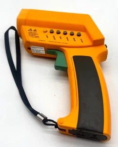 FLUKE 574 PRESICION  INFRARED THERMOMETER - Picture 1 of 7