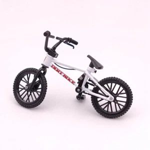 Miniature FLICK TRIX BMX Finger Bike PREMIUM Toys Bicycle Diecast S&M DIRT White - Picture 1 of 6