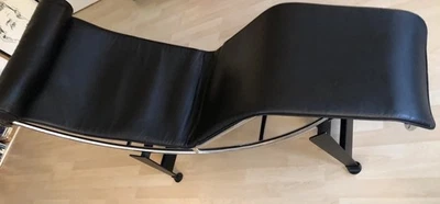 Le Corbusier Liege LC 4 von Cassina schwarzes Leder gebraucht - Bild 1 von 4