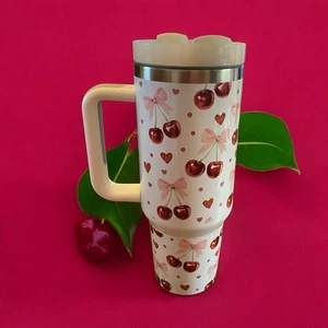 Becher 40 Oz. Kirschen und Schleifen weiß Edelstahl mit Strohhalmdeckel Kirsche - Bild 1 von 1