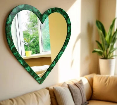 Espejo de corazón de malaquita de lujo | Espejo de pared de piedras preciosas hecho a mano | Decoración del hogar verde Foto 1 de 4