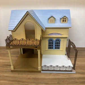 Sylvanian Families Courtyard Restaurant House - Picture 1 of 17