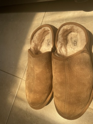 PANTOFOLE UGG. PELLE DI PECORA SCAMOSCIATA DONNA TAGLIA 9 US