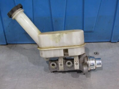 2007-2008 GMC Acadia OEM brake master cylinder 07 08 - Image 1 of 4