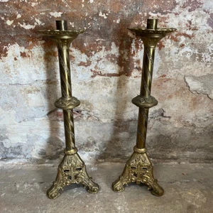 Paire de chandeliers d’église – XIXe – Bronze – Couvent italie. Reliquaire - Foto 1 di 14
