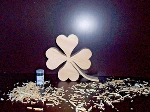 Zirbenholz Kleeblatt-Zirbe- Dekoration, wohlriechend - Geschenk - Glücksbringer - Bild 1 von 1