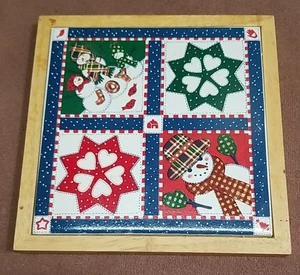Hallmark Wandfliese Kunst Untersetzer mit Holzborte Weihnachten Schneemann Patchwork Quilt  - Bild 1 von 10