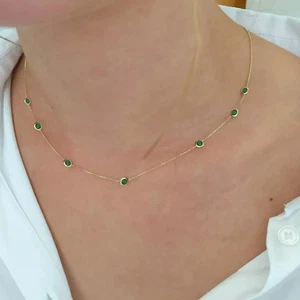Conjunto de collar de cadena de oro amarillo de 14 quilates con bisel de esmeralda natural de corte redondo para mujer - Imagen 1 de 6