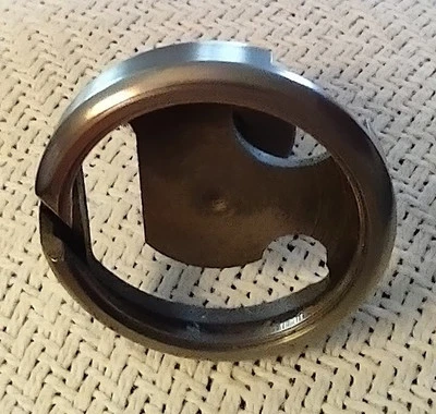 Rotating Hook, Singer # 353366 Alternate Part Numbers: 507084, 359726 - Image 1 of 4