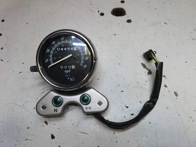 Suzuki Marauder GZ250 1999 250 indicadores (4.456 millas) Foto 1 de 4