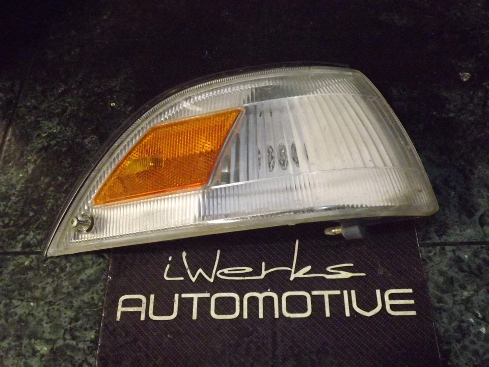 Lente de luz de esquina delantera derecha OEM 87-92 USDM Toyota Corolla E90 R 12-287 Foto 1 de 4