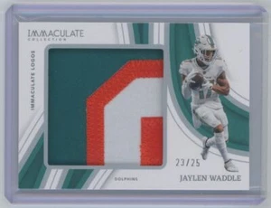 Parche con logotipo jumbo Panini Immaculate Jaylen Waddle 2023/25 #il-jwad 3 colores - Imagen 1 de 2
