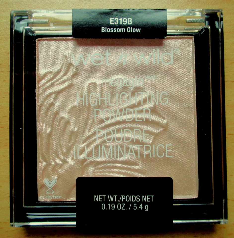 wet n wild ~ Megaglo Highlighting Powder ( E319B ) Blossom Glow ( NEU ) - Bild 1 von 3