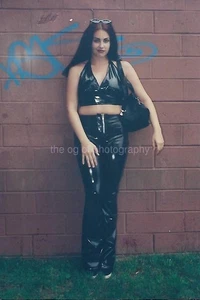 FOTO ENCONTRADA BONITA CUANDO POSÓ Mujer Joven Color ORIGINAL De Colección 58 45 P - Imagen 1 de 1