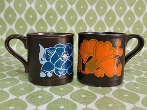 2 tazas vintage retro de cerámica artesanal para horno tazas azul naranja floral años 70 par - Imagen 1 de 6