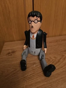 CUIDADOR DE ESTANTE HECHO A MANO - HARRY POTTER (MADERA TALLADA Y PINTADA A MANO) - Imagen 1 de 2