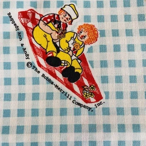 1 Yard Vintage Raggedy Ann Andy Puppe Baumwollstoff Kinder Neuheit blau weiß - Bild 1 von 4