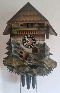 Kuckucksuhr Mühle Schwarzwald Holzhacker Schnitzerei teildefekt - Bild 1 von 13