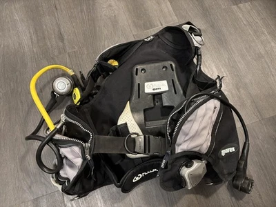 Mares H.U.B. Juego regulador compensador de flotabilidad Scuba BC kit de buceo mediano Italia Foto 1 de 4
