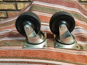 2 rodamientos de rodillos industriales con ruedas giratorias de goma vintage del mismo tamaño - Imagen 1 de 10