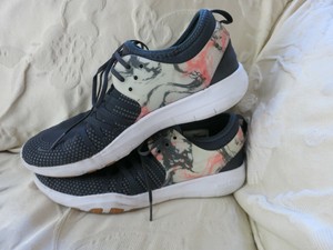free trainer 7 sneaker