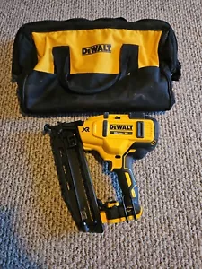 DEWALT DCN660B 20V Xr 16 GA Nail Gun Tool Only. - Picture 1 of 8