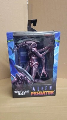 Figura de acción NECA Alien vs Predator videojuego Razor Claws Alien Xenomorph 7" Foto 1 de 4