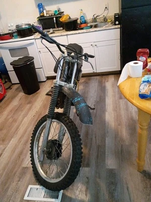 Peças Suzuki DR400 1980 - Imagem 1 de 4